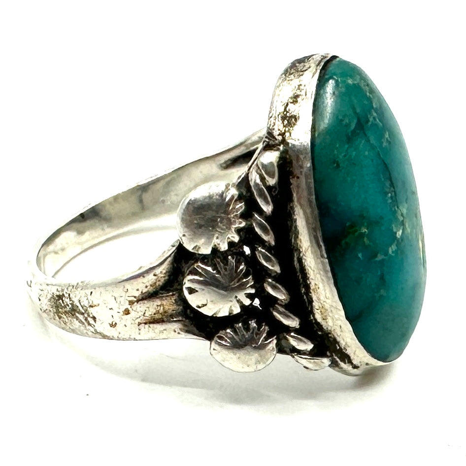 Vintage Navajo Split Shank Ring with Concho Appliques Size 8